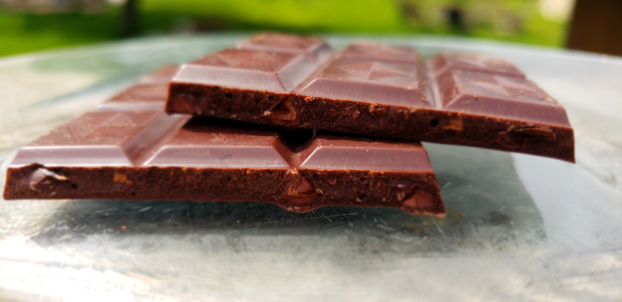 80% Dark Chocolate with Nibs bar